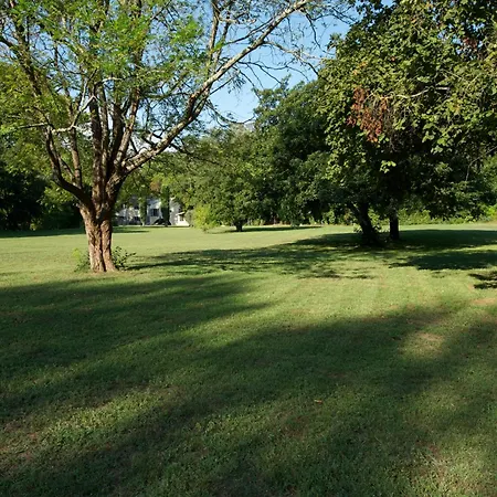 Couette-café Moulin De Carrière, Dans Un Parc De 2 Hectares à *