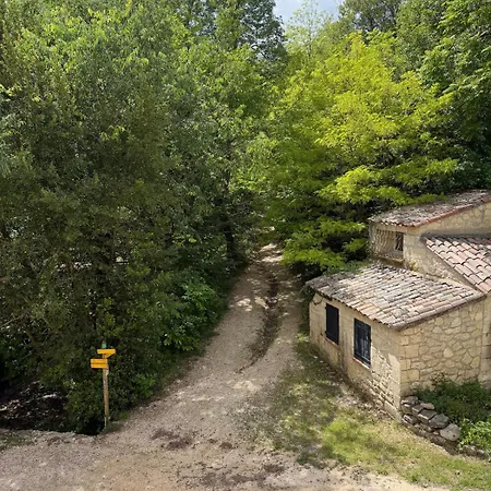 Moulin De Carrière, Dans Un Parc De 2 Hectares à